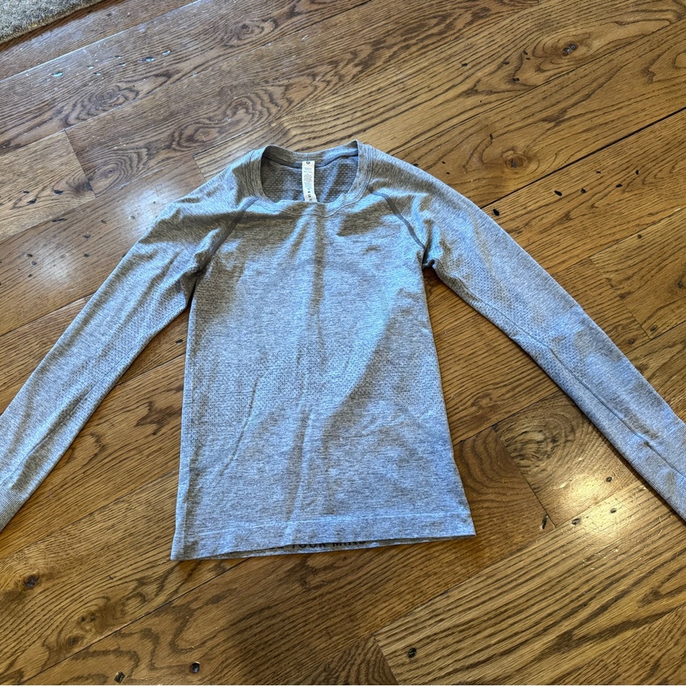 Lululemon Swiftly Tech Long Sleeve Shirt 2.0 Waist Length Size 2 - Picture 2 of 7